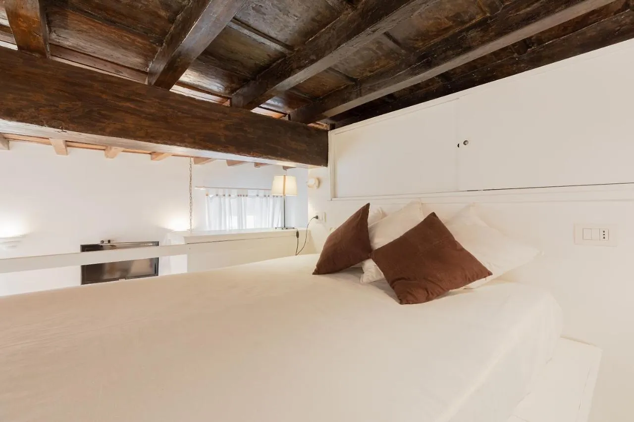 Navona Loft Luxury 5 People Apartment Rome